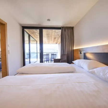 Nyaraló Edelweisshaus 11 *